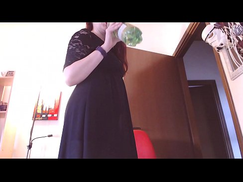 ❤️ Um escravo submisso que ama calcinhas sujas e luxuriosas é forçado a se masturbar depois de assistir a este vídeo! ❤️  Sexo em pt-br.ttsex.ru ☑