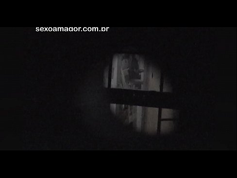 ❤️ Lourinho é secretamente filmado por um voyeur de bairro escondido atrás de tijolos ocos ❤️  Sexo em pt-br.ttsex.ru ☑